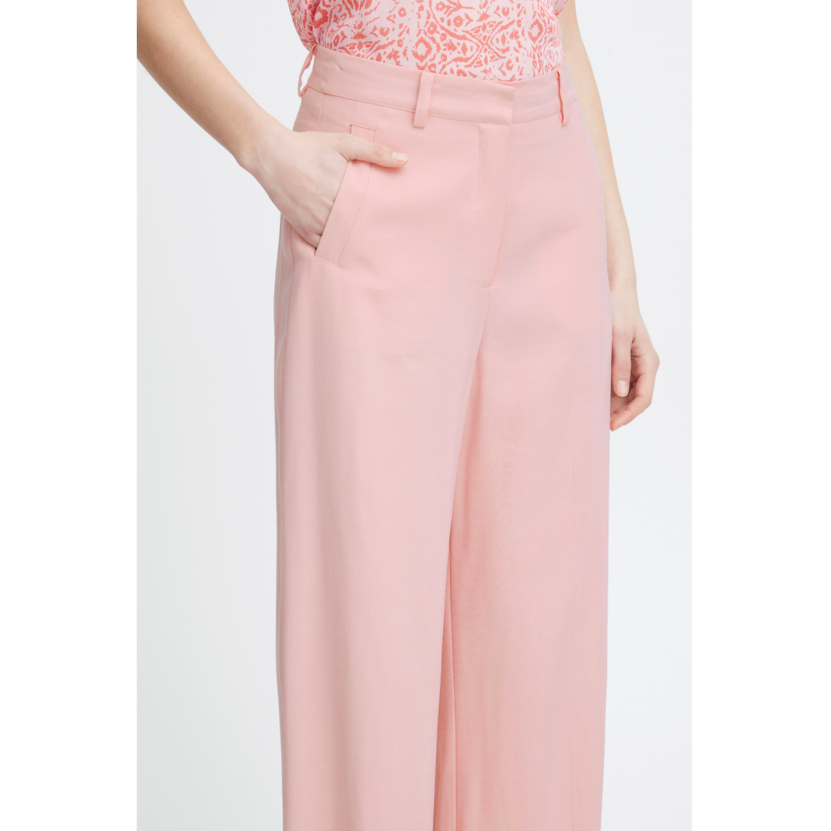 Atelier Rêve Leono Woven Trousers — Silver Pink - Public Mercantile