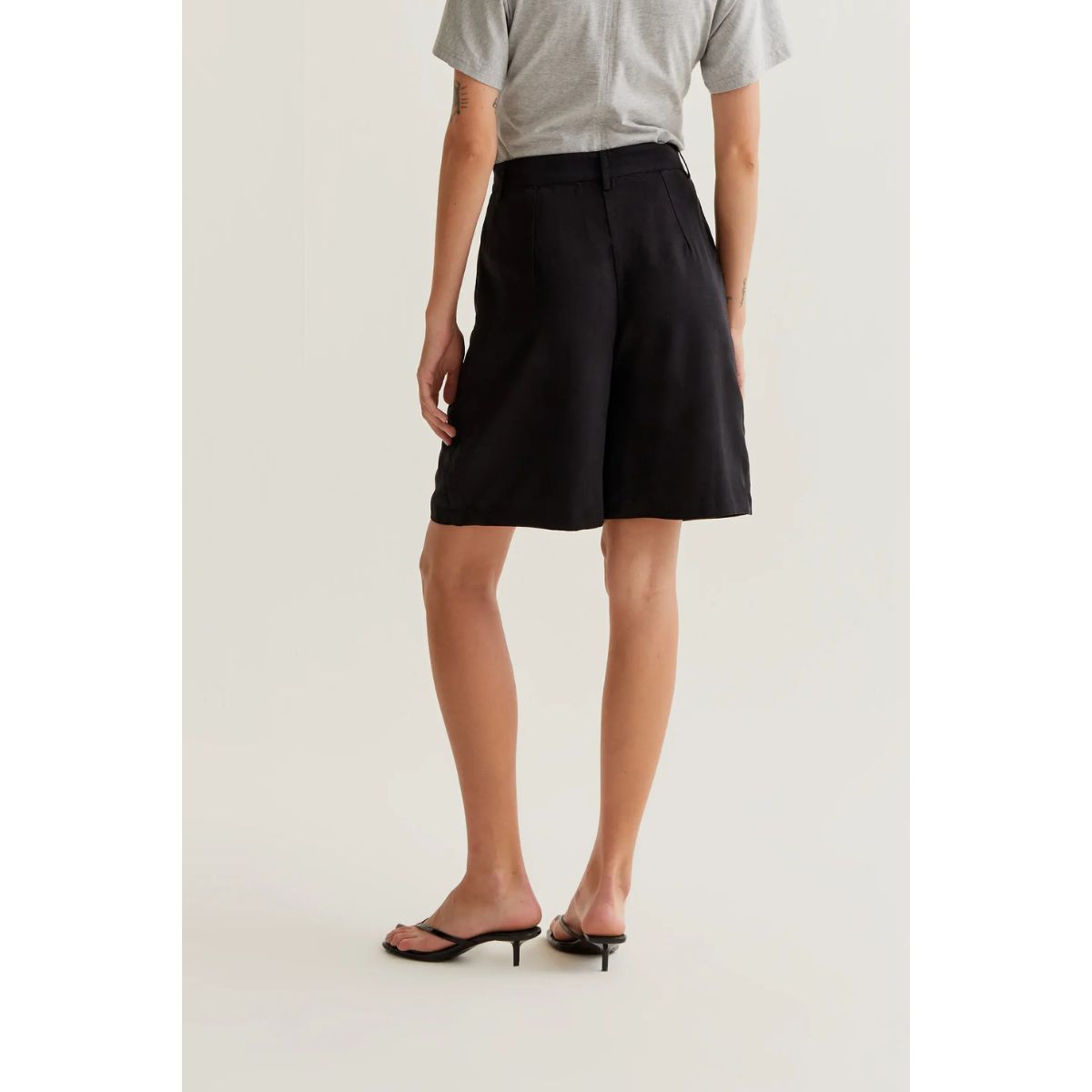Black Tailored Shorts — Wild Pony - Public Mercantile