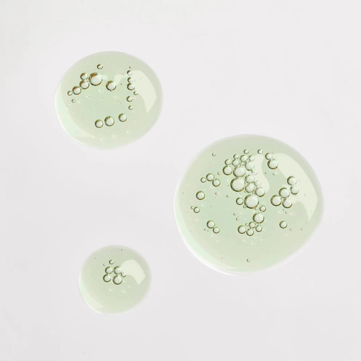 Sérum contour des yeux éclaircissant au thé de concombre — Om Organics