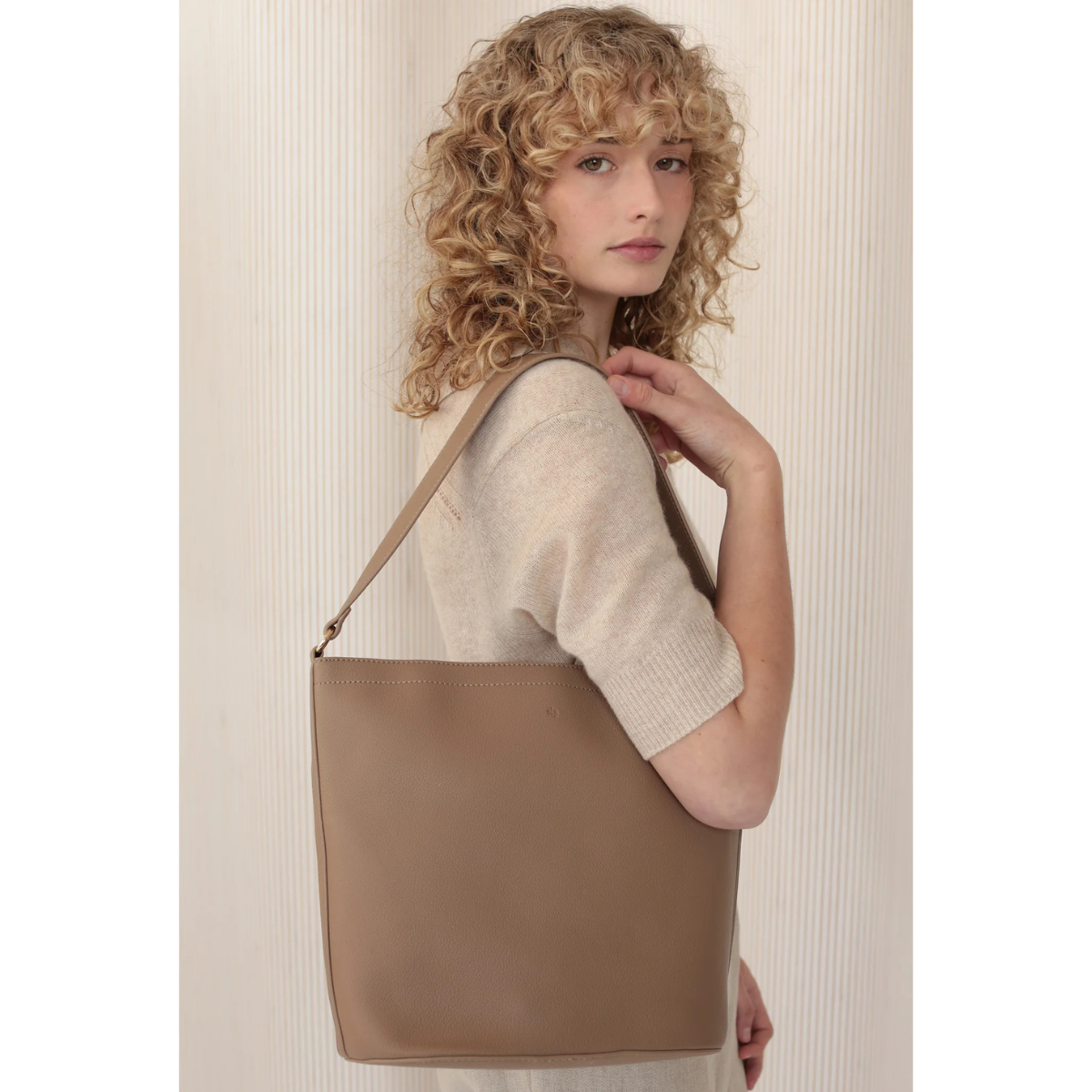 Mia Bucket Bag — Beige Pebble