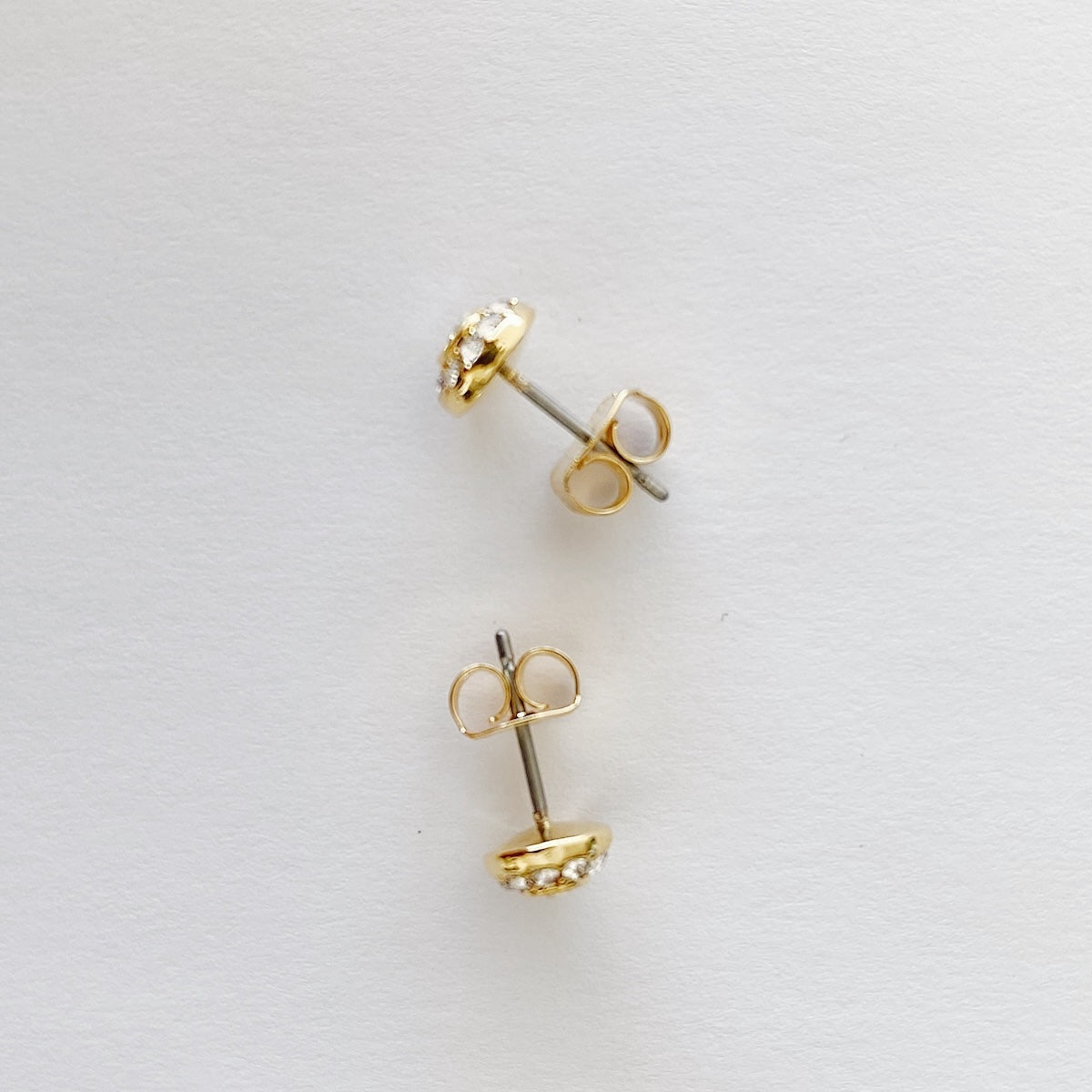 Boucles d'oreilles créoles torsadées en or 18 carats — Public Jewellery