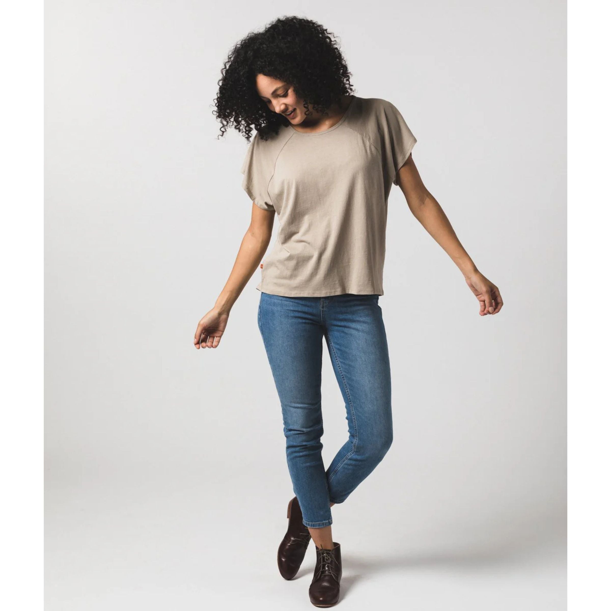 Organic Cotton Raglan Crewneck T-Shirt — Oatmeal