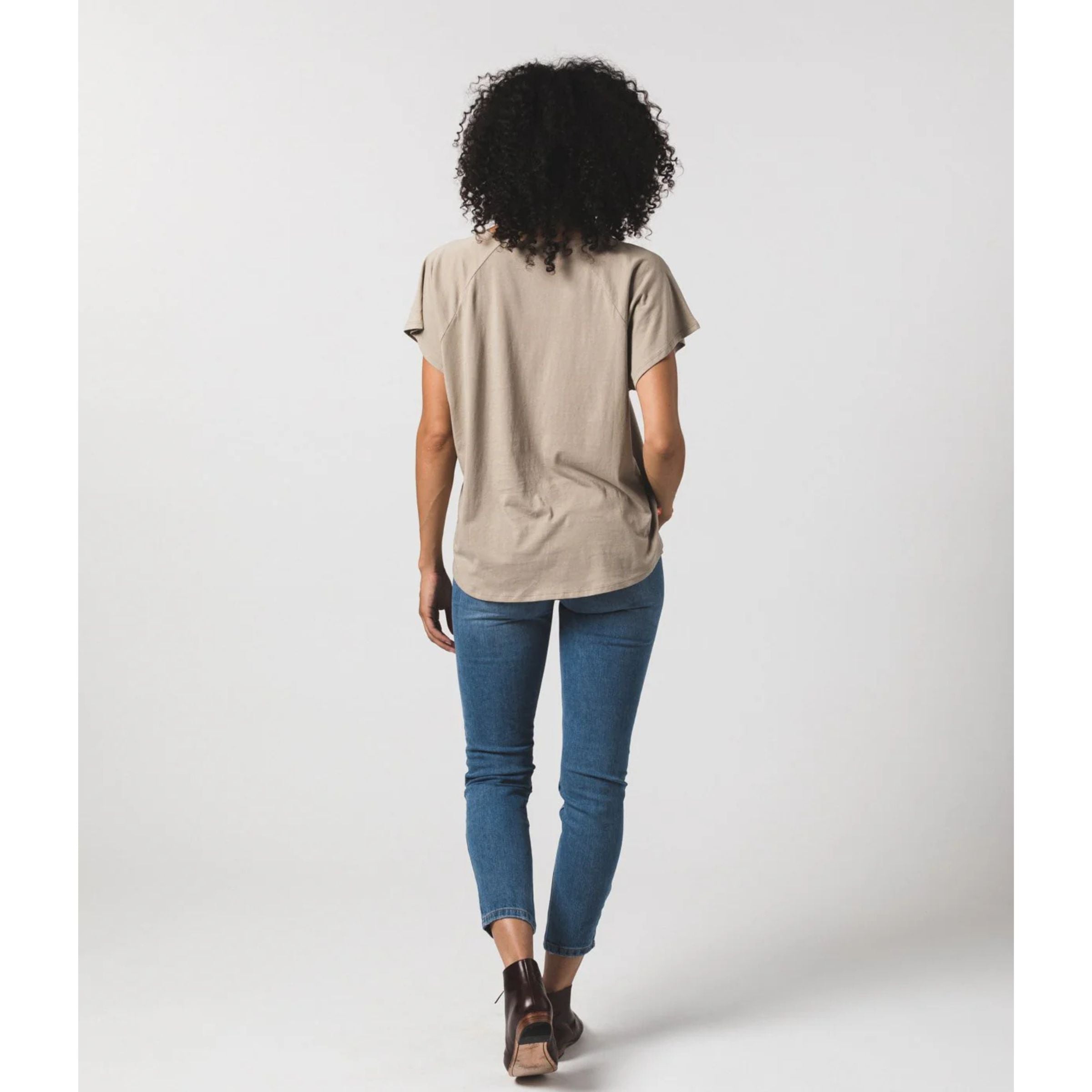 Organic Cotton Raglan Crewneck T-Shirt — Oatmeal