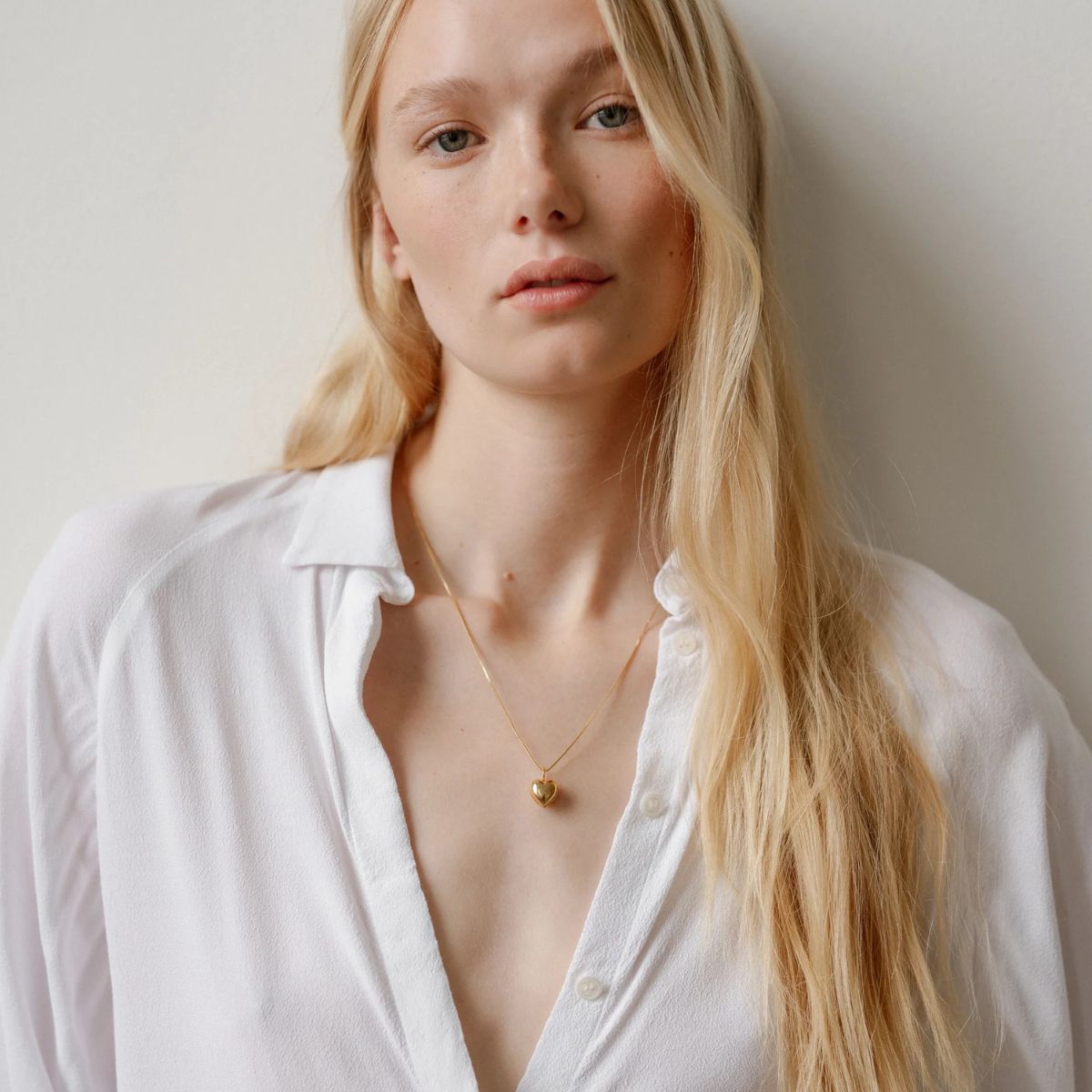 Lucia Gold Heart Necklace — Lisbeth