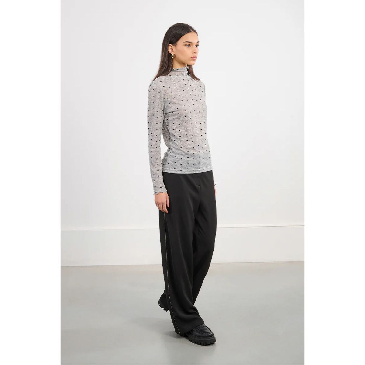 Bow Print Undershirt — Grey