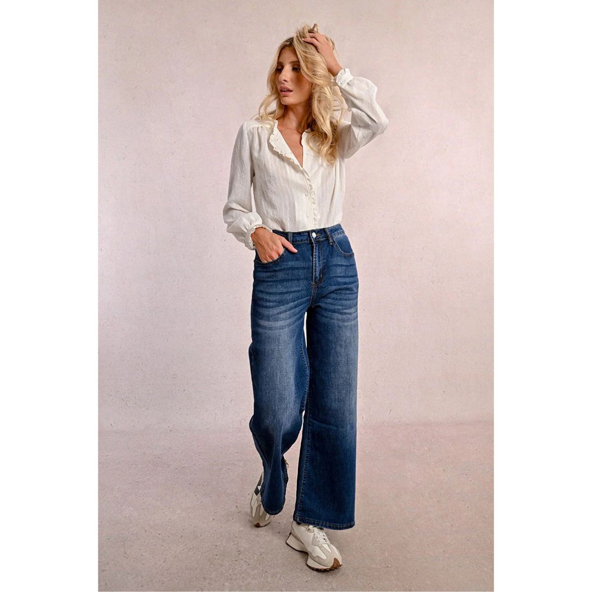 High-Waisted Jeans — Brut Blue