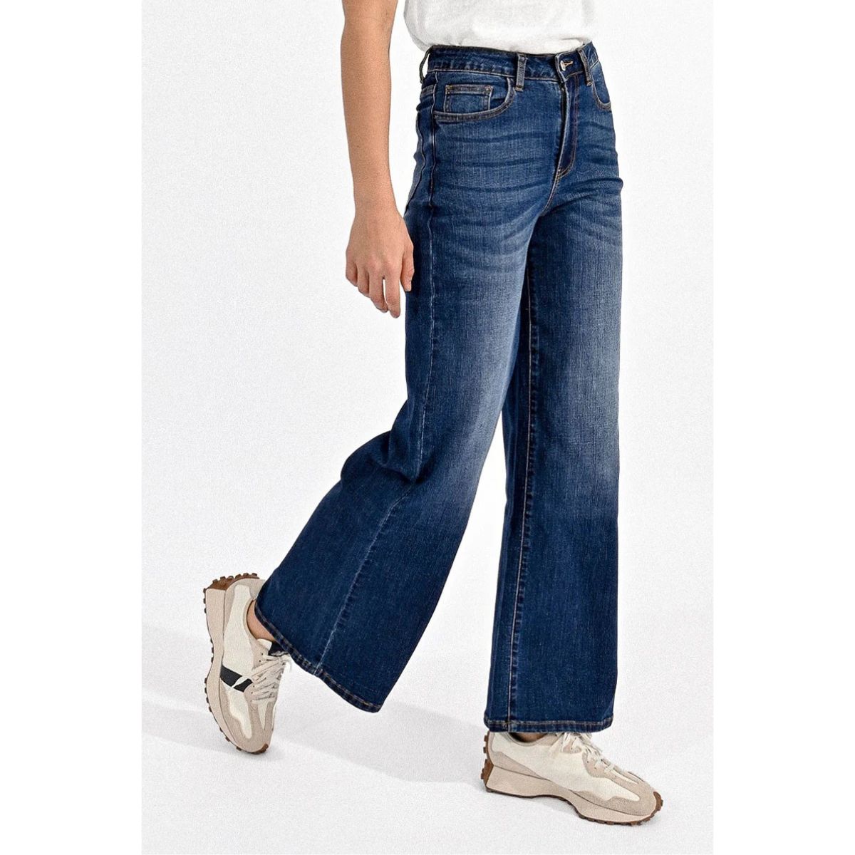 High-Waisted Jeans — Brut Blue
