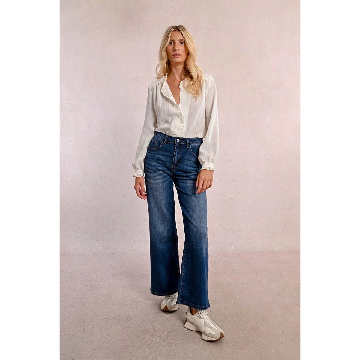 High-Waisted Jeans — Brut Blue