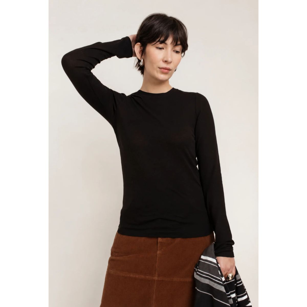 Paper Label Bree Slim Crew — Black