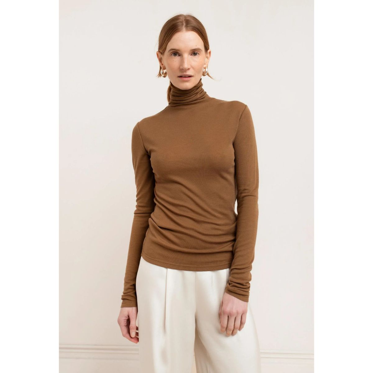 Paper Label Eva Turtleneck — Tobacco