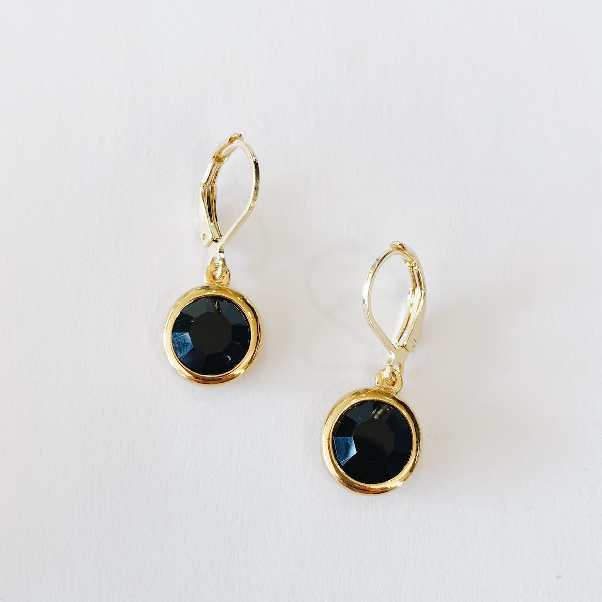 Boucles d'oreilles créoles torsadées en or 18 carats — Public Jewellery