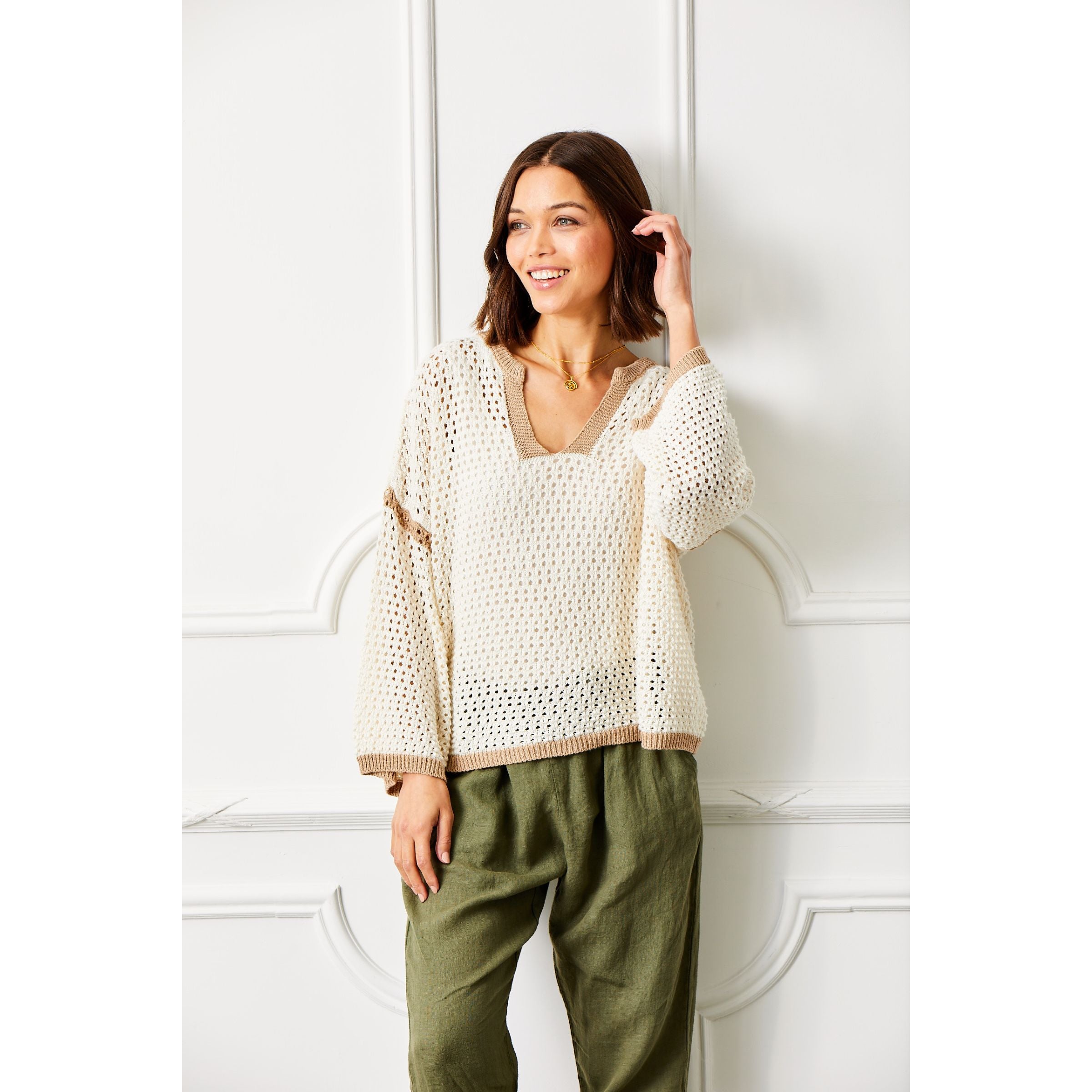 Fritz Contrast V-Neck Sweater — Cream