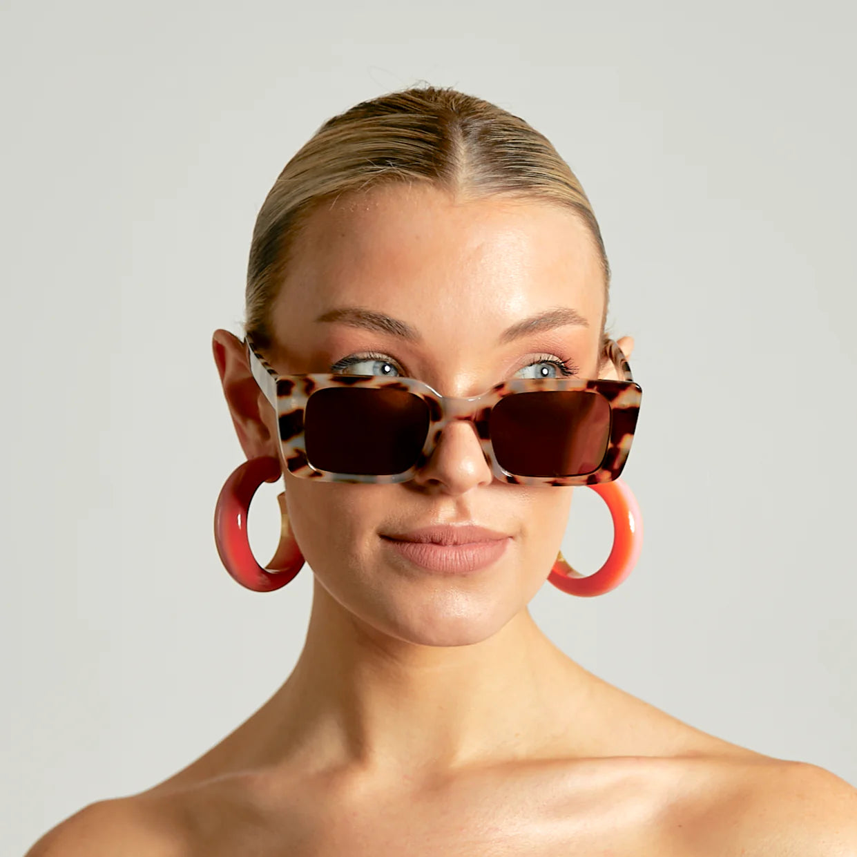 Shady Lady Paige Sunglasses - Light Tortoise