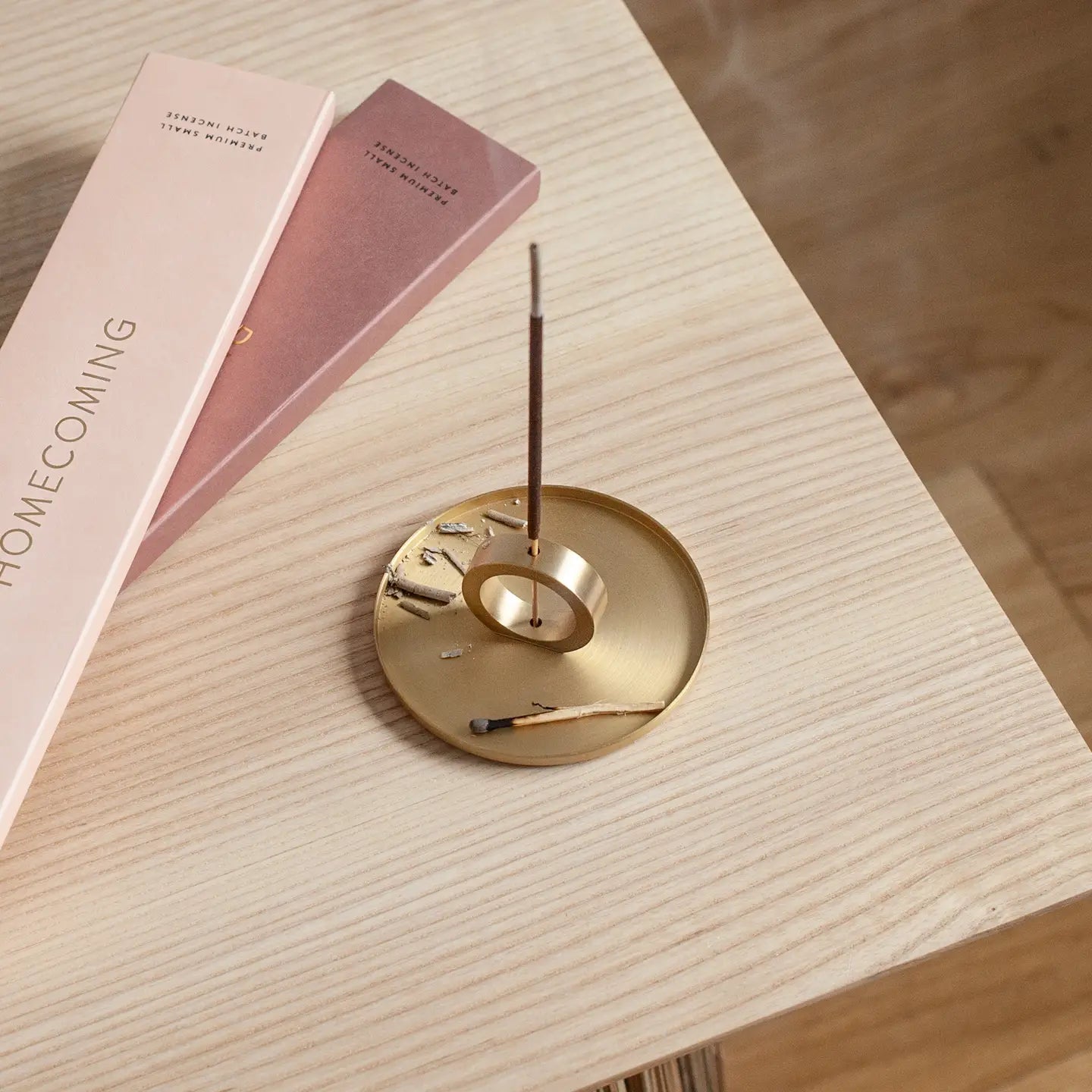 Encens fumé au bois de santal — Homecoming