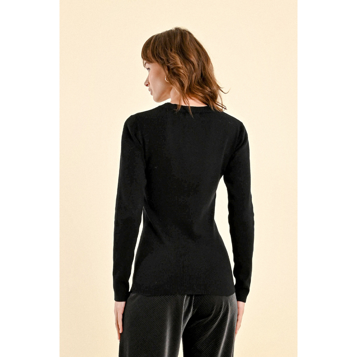 Fitted Long-Sleeved Ribbed Top — Black