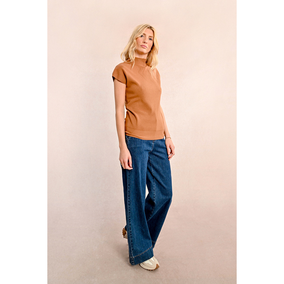 Short-Sleeved Ribbed Top — Camel