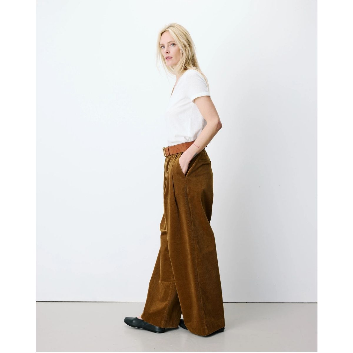 Abriel Wide-Legged Corduroy Pants — Coffee - Public Mercantile