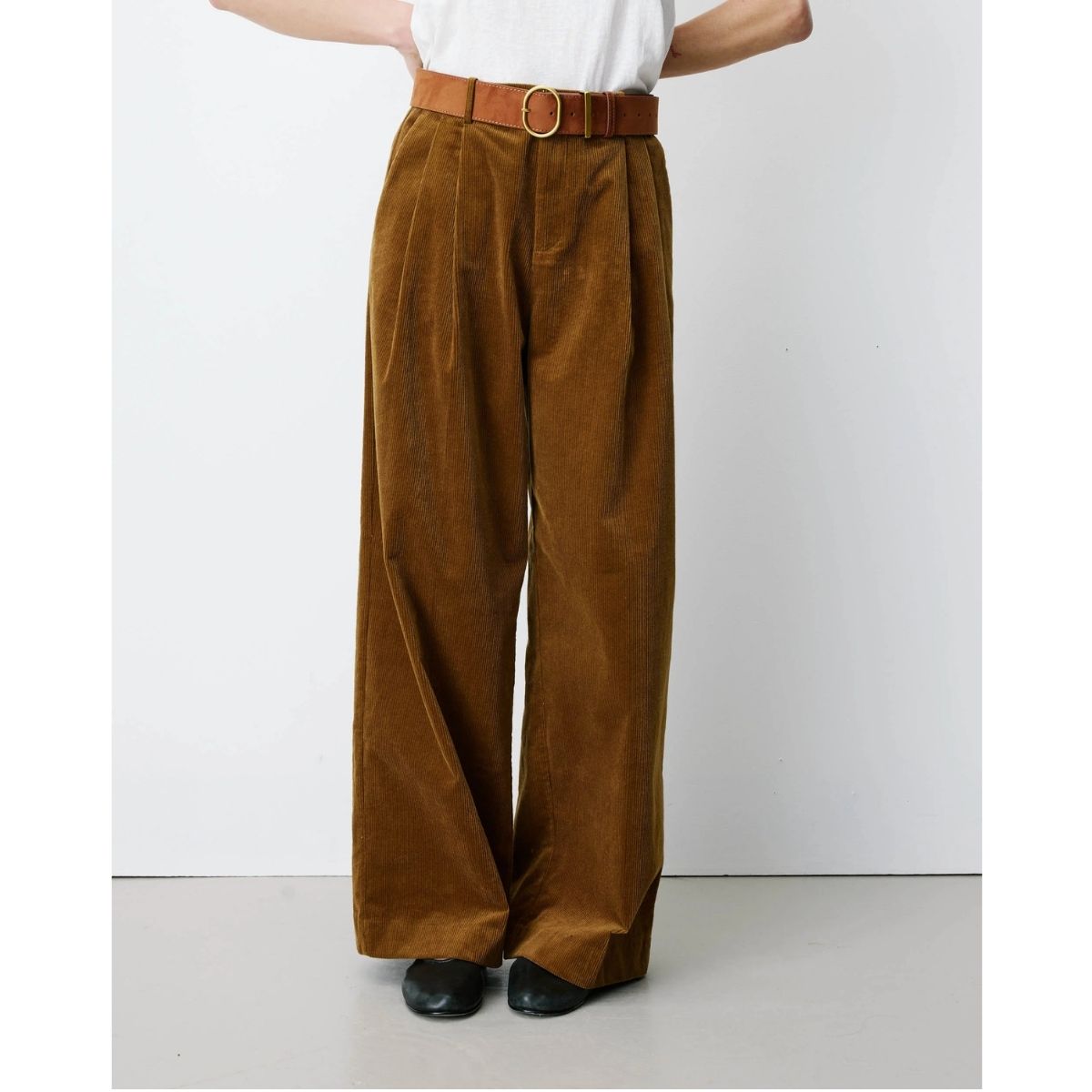 Abriel Wide-Legged Corduroy Pants — Coffee - Public Mercantile