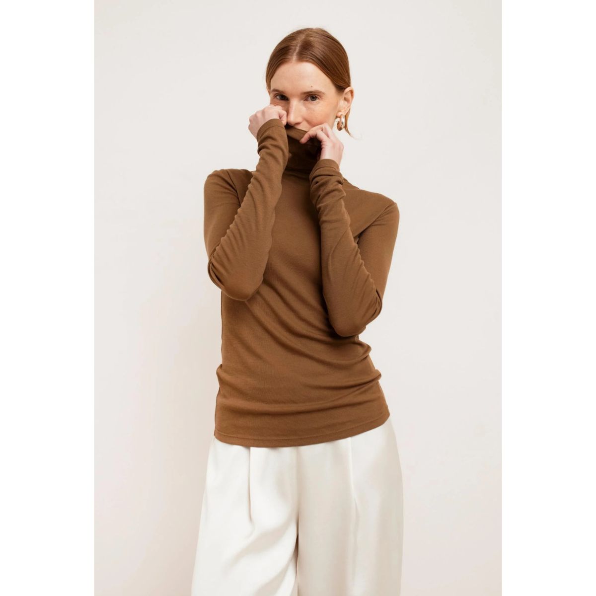 Paper Label Eva Turtleneck — Tobacco