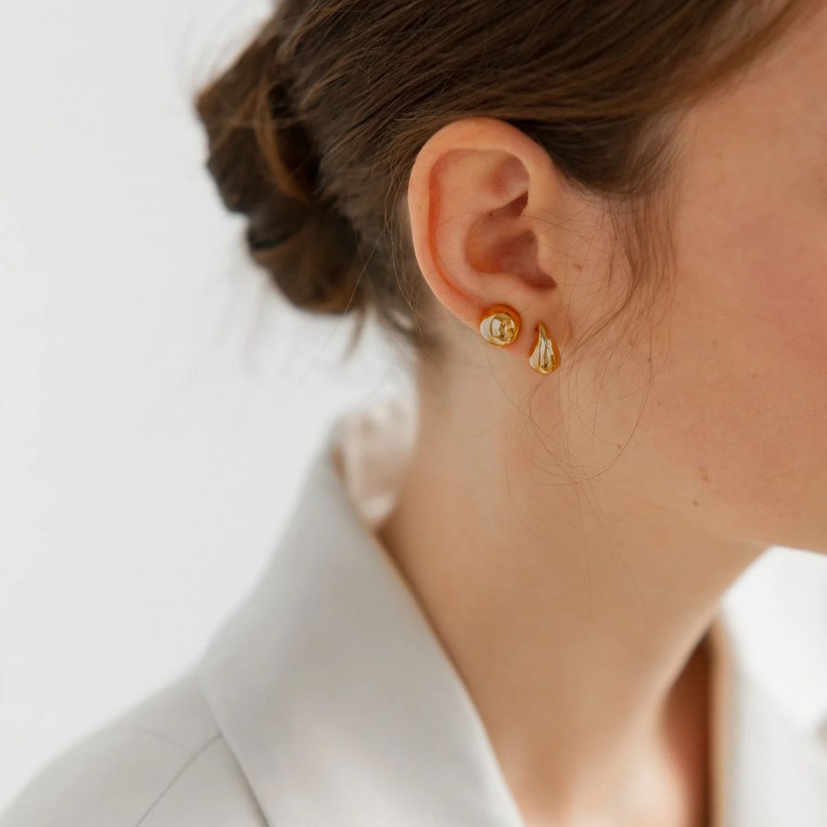 Roan Gold Stud Earrings — Lisbeth