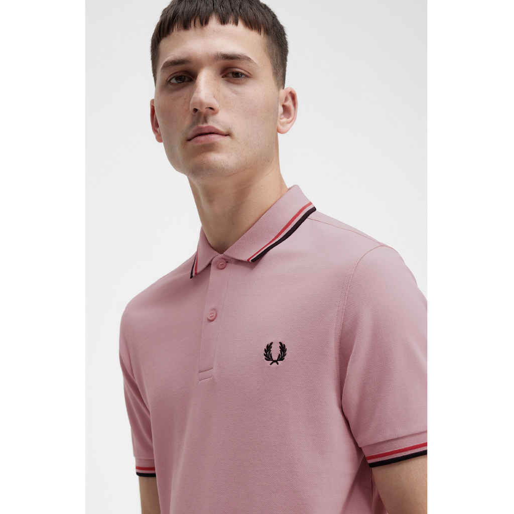 Fred Perry Twin-Tipped Shirt — Chalk Pink / Washed Red / Black