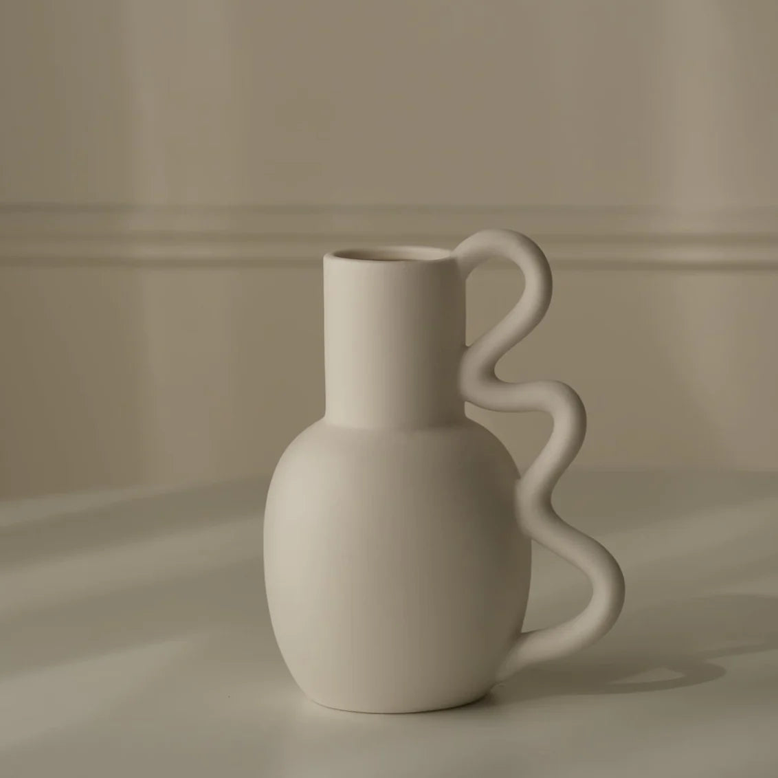 Modern Vase - Squiggle
